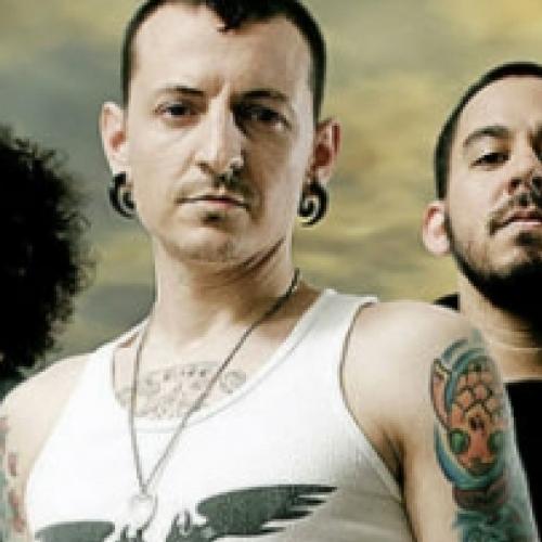 Morre aos 41 anos, Chester Bennington, vocalista da banda Linkin Park.
