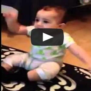 Bebê de 7 meses dançando Gangnam Style