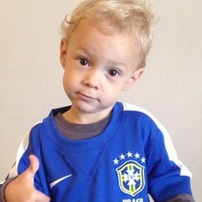 O filho de Neymar anda chamando a mamãe de “gostosa”.