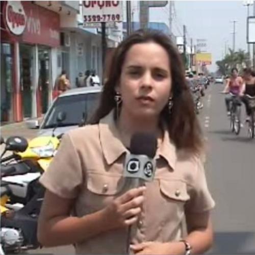Repórter pé frio quase mata ciclista.