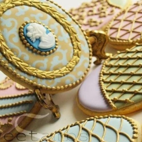 Biscoitos artesanais ornamentados com detalhes impecáveis