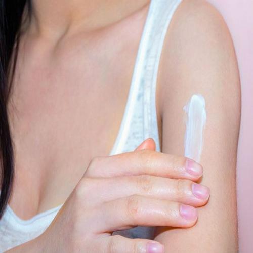 6 estratégias para manter a pele hidratada, firme e sem celulite