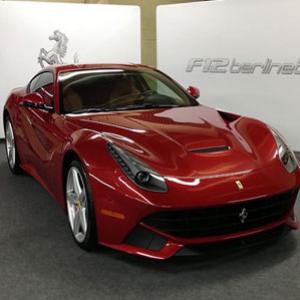 Ferrari F12 Berlinetta é lançado no Brasil pelo Grupo Via Italia