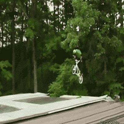 Quando um ninja sobe em uma bike...