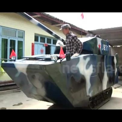 Pai cria mini tanque de guerra de presente para filho