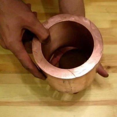 Veja efeito incrível de um imã em um tubo de cobre