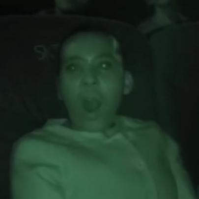 Trailer assustador dentro da sala de cinema