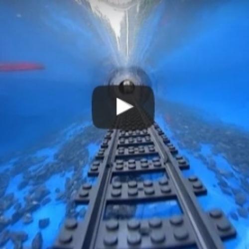 Trem submarino construído com lego