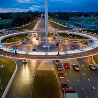 Primeira ponte suspensa do mundo para bicicletas