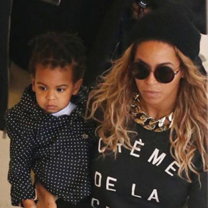 Petição é feita para que Beyoncé e Jay Z penteiem cabelo da filha