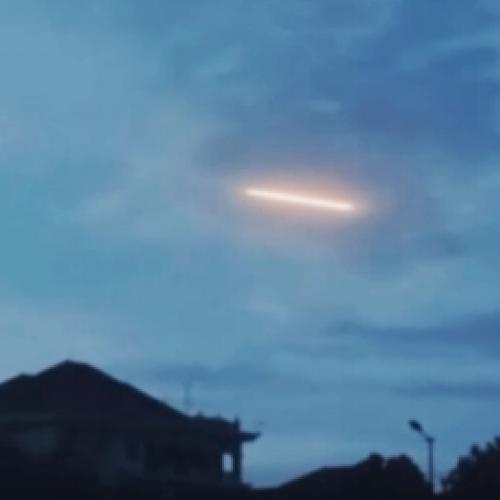 10 UFOs em formato de charuto absurdamente reais capturados em vídeo