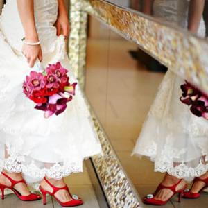 Sapatos de Noiva Vermelho – Ousadia e Personalidade