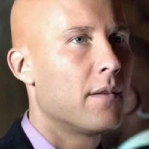 Como está atualmente o ator que interpretou o Lex Luthor em Smallville