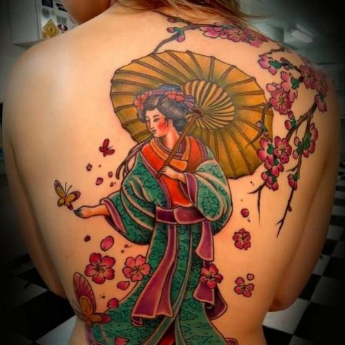 A incrível obra de arte inspiradora em forma de tatuagem para costas