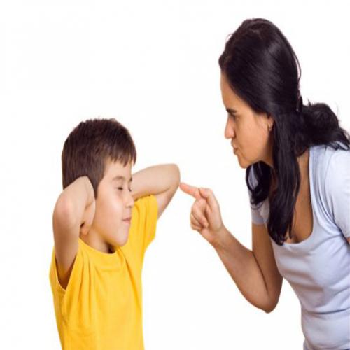 Frases desagradaveis que os pais não devem falar aos filhos.