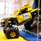Automoveis motorizados feitos em Lego