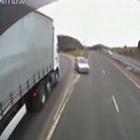  Vídeo: Carro na contramão provoca acidente na Escócia