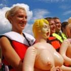Corrida com bonecas infláveis na Rússia