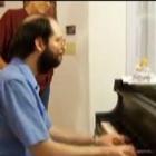Pianista toca música de Mario que nunca ouviu, só pela partitura: quer ver como 