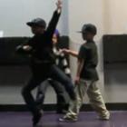 Crianças mandando muito bem no break dance