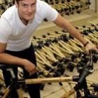 Bicicletas de bambu ganham vida em projeto paulistano