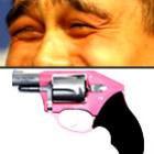 Mané dá tiro no bilau com revólver cor de rosa