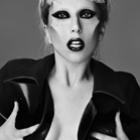 Lady Gaga quase nua em capa de revista