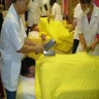 Massagem com facas na China