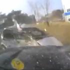 2 vídeos impressionantes mostram vários acidentes automobilísticos