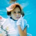 Artista faz versão de Alice no País das Maravilhas debaixo d’água