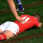 Jogada violenta de rugby quase desmonta jogador
