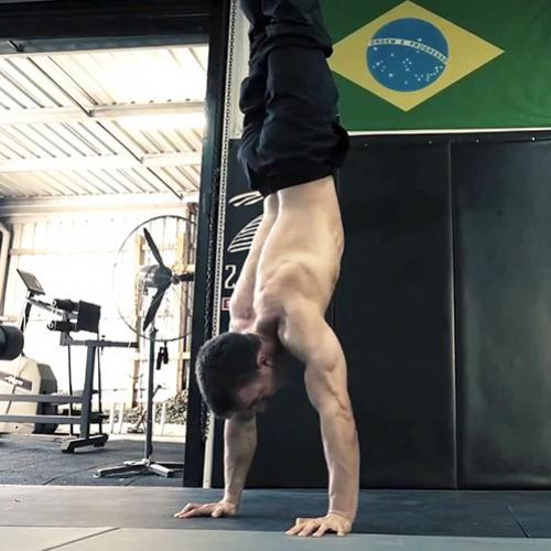 Veja o quão insano é o treinamento desse breakdancer australiano