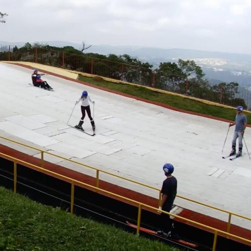 Pista de esqui no Brasil? Sim, existe!