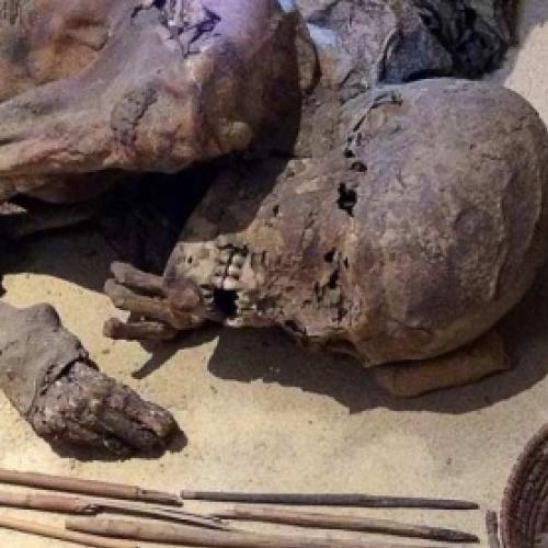Múmia pré-histórica revela antigo método de embalsamamento.