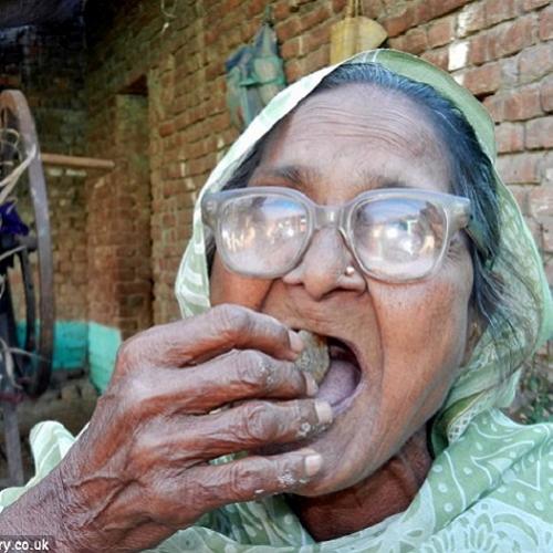 Senhora de 92 anos come um quilo de areia todos os dias