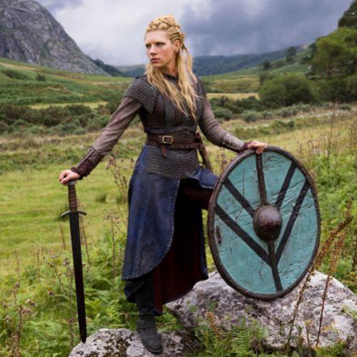 Joias pertencentes a mulheres da Era Viking são encontradas em ilha br