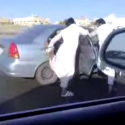 Patinando de carro na Arábia Saudita