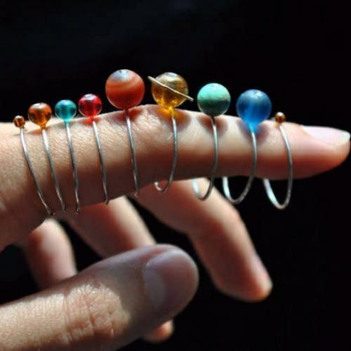 Designer de jóias cria anéis do Sistema Solar