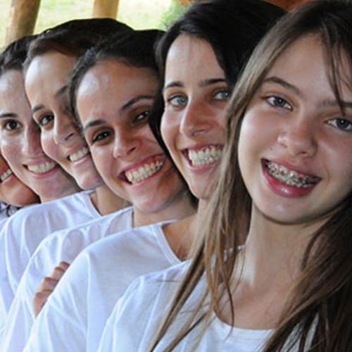 Sites dizem vilarejo brasileiro possui mulheres para exportação
