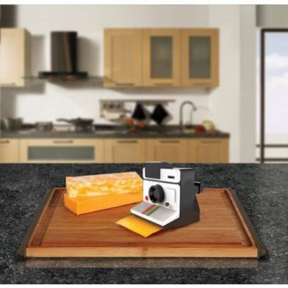 Conheça o SayCheese - A câmera Polaroid que fatia queijo