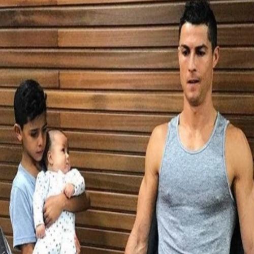 A internet percebeu o quão ‘difícil’ é ser filho do Cristiano Ronaldo 