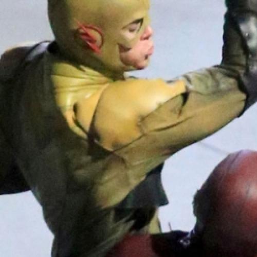 ‘The Flash’ – Vilão Zoom ganha primeiras fotos diretamente do set