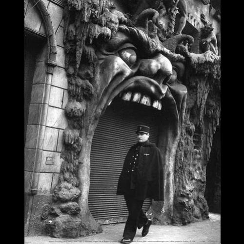 Assustadoras imagens da vida noturna de Paris em 1890