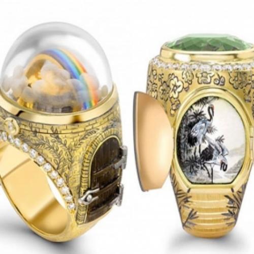 Joalheiro cria anéis mágicos com compartimentos secretos