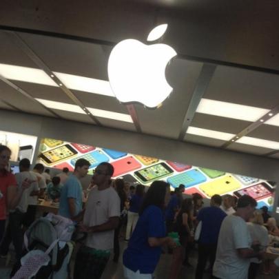 [vídeo] Veja como foi a inauguração da primeira Apple Store do Brasil