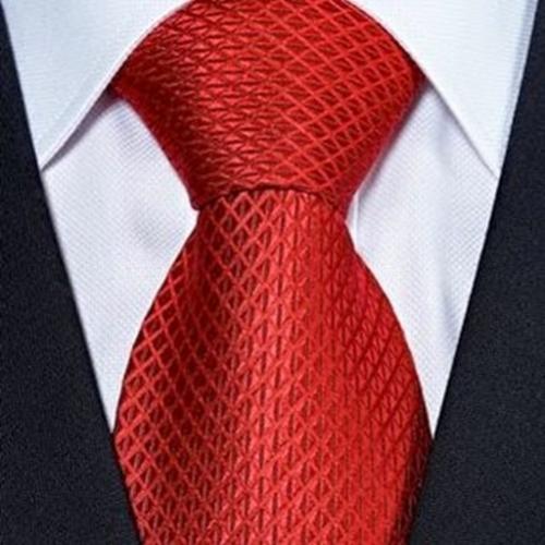 Qual é a origem da gravata?