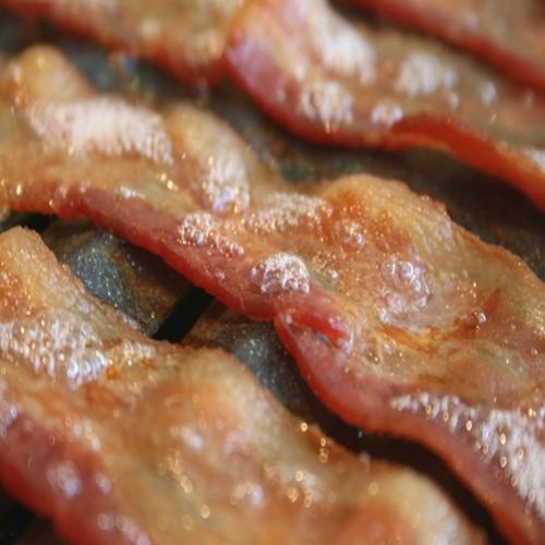 Bacon: por que cheira tão bem? A ciência explica