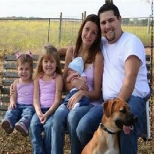 Esta foto de família parece normal, mas está a correr o mundo por ser 