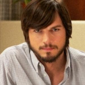 Veja Ashton Kutcher como Steve Jobs