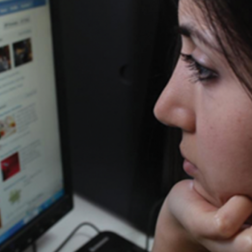Inveja nas redes sociais causa depressão em usuários